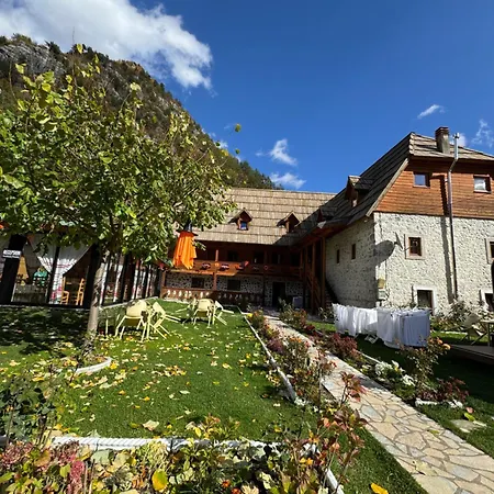 Prrockaj Πανσιόν Theth